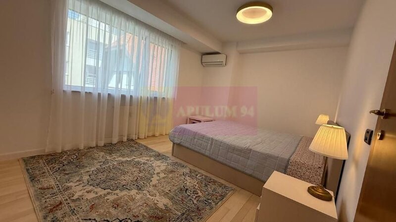 Apartament 3 Camere / 140 MP  Bld Aviatorilor  / Garaj