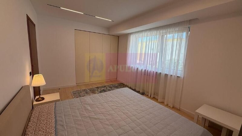 Apartament 3 Camere / 140 MP  Bld Aviatorilor  / Garaj