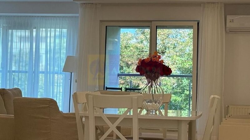 Apartament 3 Camere / 140 MP  Bld Aviatorilor  / Garaj